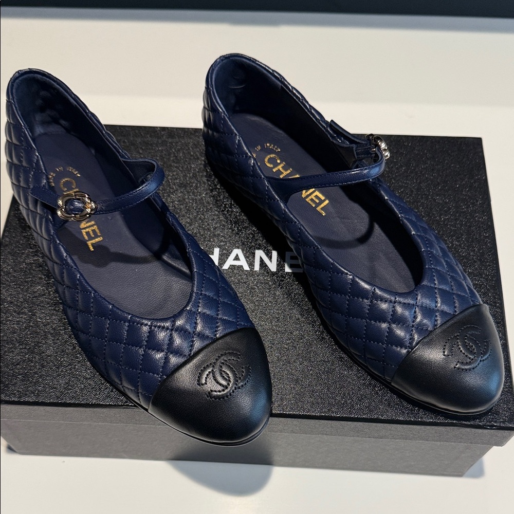 CHANEL Quilted Navy and Black Flats